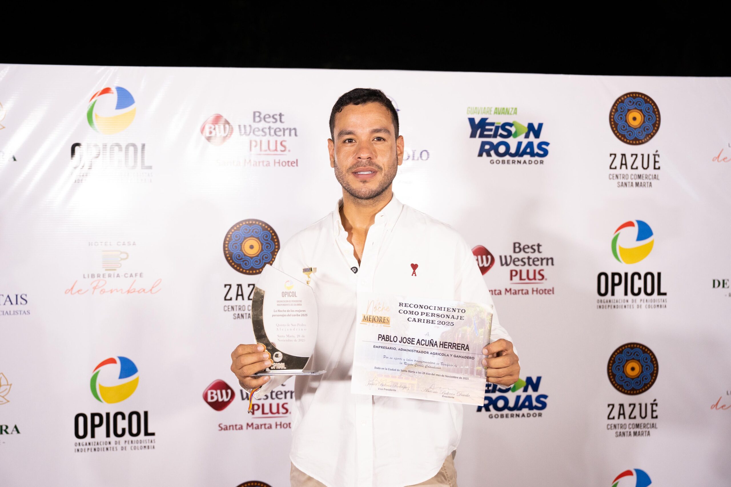 Pablo Acuña Herrera recibe reconocimiento como “Personaje Caribe” por ...